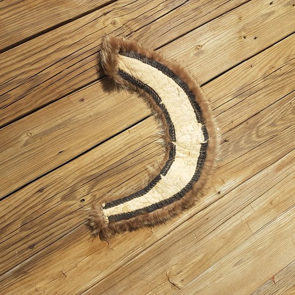 Elegant Faux Fur Scarf in Brown - Picture 7 of 7